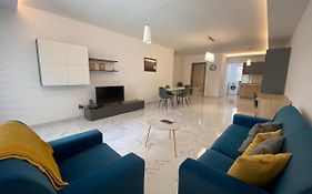 Sliema Centrally Located Apt