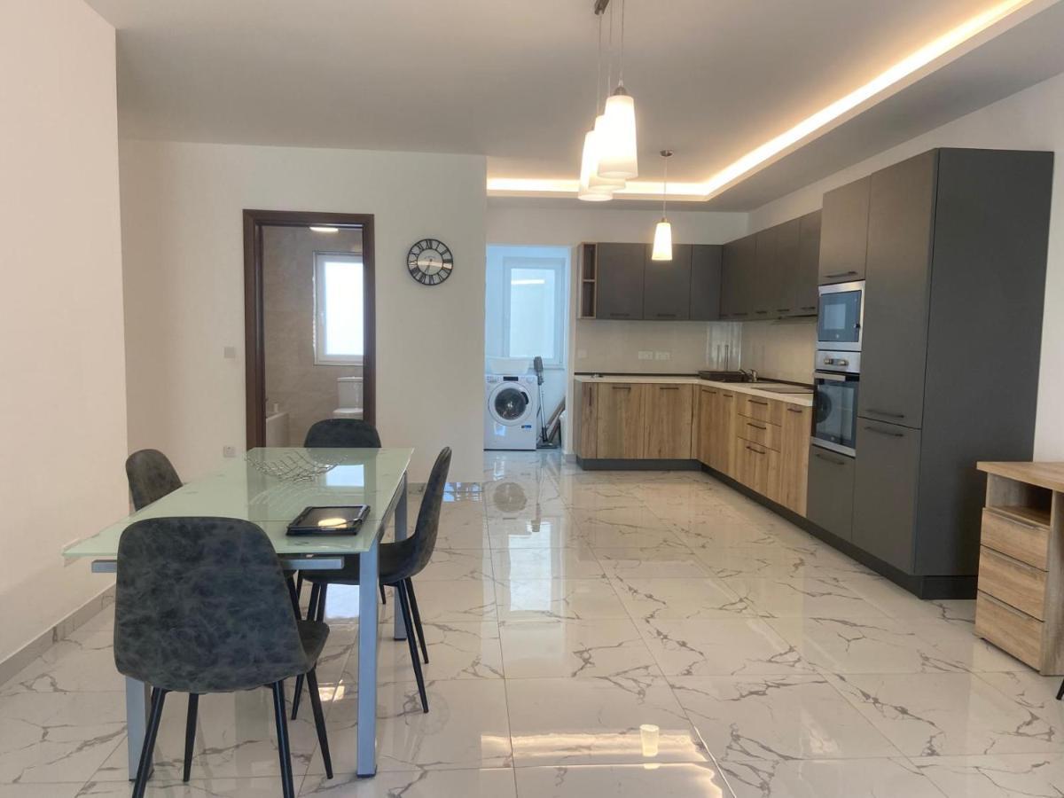 Sliema Centrally Located Apt Exterior foto